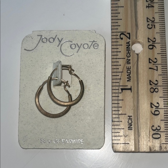 Vintage 90’s Jody Coyote Gold Filled Small Hoop Earrings - Picture 3 of 4
